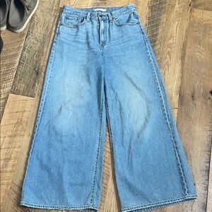 Levi's Wide Leg Jeans. Big E. Size 28.